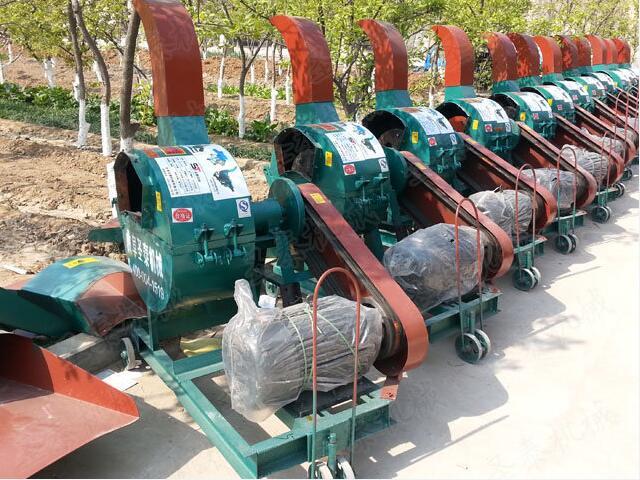 揉搓機所有旋轉件必須安裝防護罩；喂入口（kǒu）距刀軸軸線距離