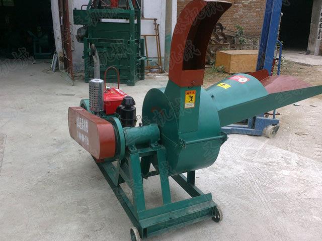 秸稈揉搓機是根據養牛、養羊等科學（xué）飼養的（de）要（yào）求而設計的一種新型飼草加工（gōng）機械