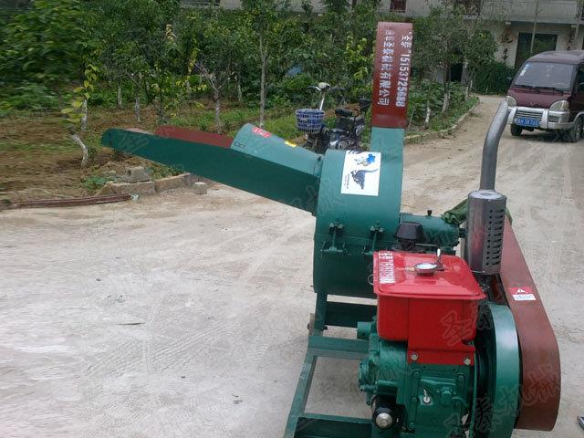 鍘草揉搓機屬於一機多用的秸稈揉搓設備，為養（yǎng）殖戶解決飼養時秸稈浪費的難題