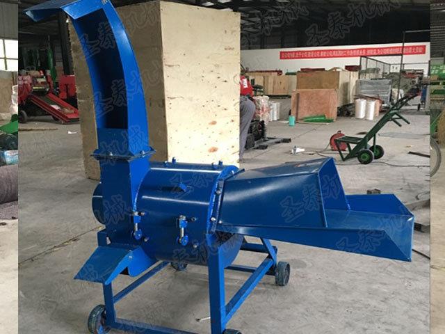 揉搓機能（néng）使（shǐ）玉米秸、豆秸、麥秸（jiē）等農作物及野生雜草（cǎo）變成較柔（róu）軟的絲（sī）狀飼料