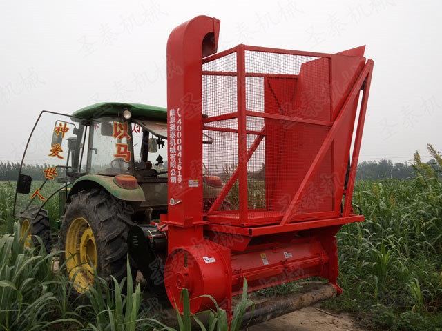 玉米秸稈回收機（jī）集切碎、撿拾（shí）、打捆於一體。體積小、重量輕、結構緊湊