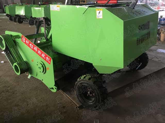 秸稈回收打捆（kǔn）機操（cāo）作簡單（dān）使用（yòng）方便：自動化程度高（gāo），用工少