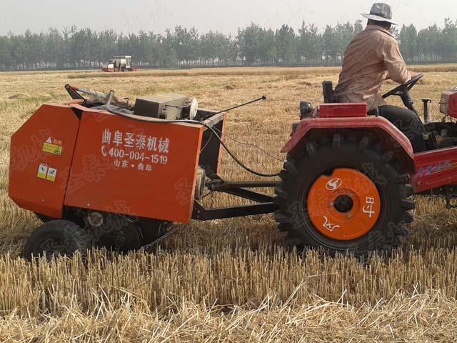秸稈打捆機在使用（yòng）過程中，嚴禁撿拾器彈齒耙地